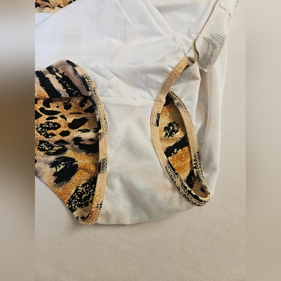 Gottex Essentials Safari V-Neck One Piece Swimsuit - Picture 8 of 12